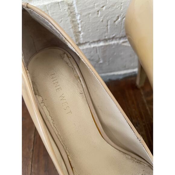 Vintage 90s Nine West Nude Patin Leather Peep Toe 3" Heel Pump Size 8.5M - Picture 4 of 10